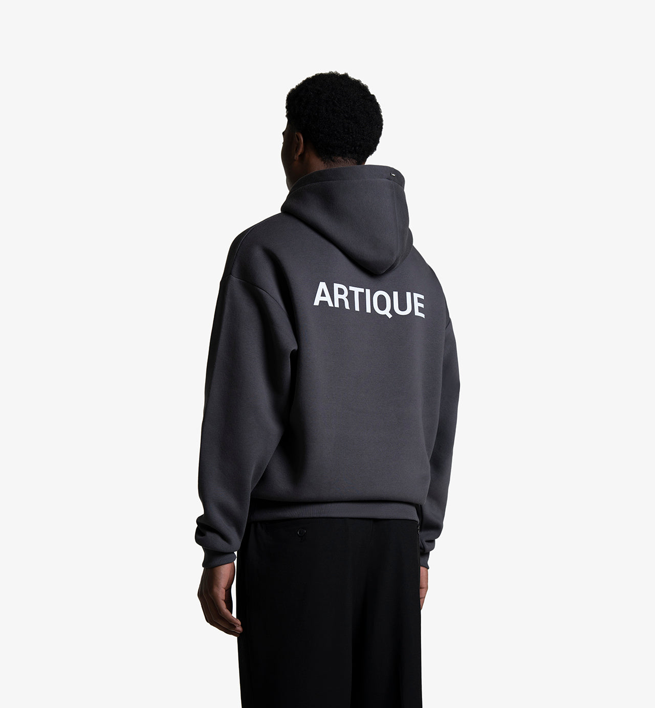 SIGNATURE HOODIE
